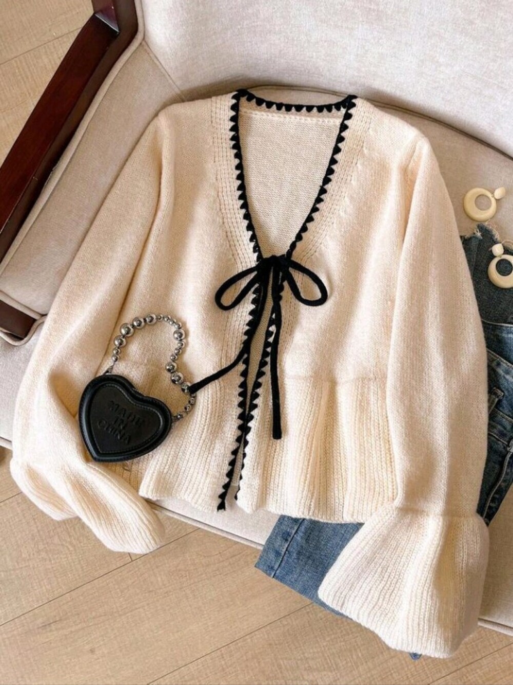 Women's Elegant French Cute Casual White And Black Embroidered Contrasting